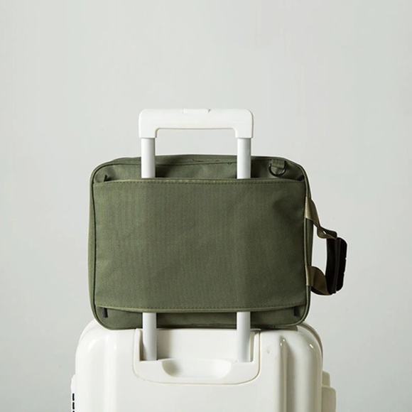 Weekend Bag / Messenger Bag Style Suitcase - Picture 6 of 6